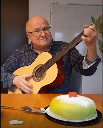 Mats Andersson, musiklärare på kommunala musikskolan som tackar för sig efter åtta år i Färgelanda.